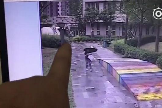 女子打滴滴遭司机尾随 因碰到邻居躲过一劫
