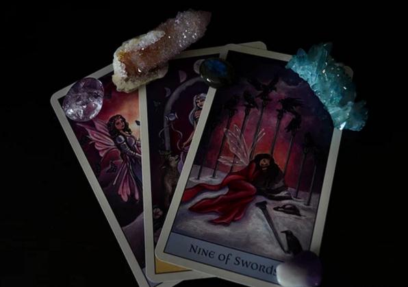 塔罗牌圣杯四会复合么